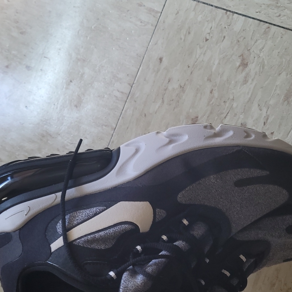 Nike Air  Max 270 - Picture 12 of 16